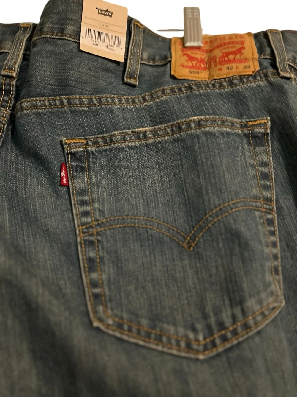 Levi's 559 Jeans Men's 42/32 Medium Wash Indigo Straight-Leg Relaxed Fit